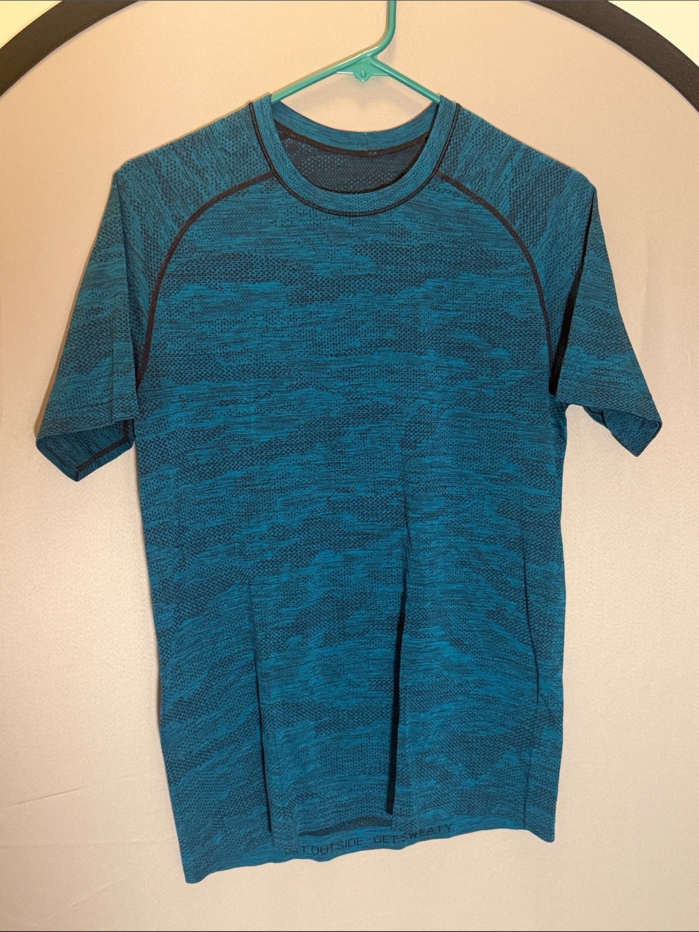 lululemon athletica Men's Teal Crew Neck Short Sleeve Shirt